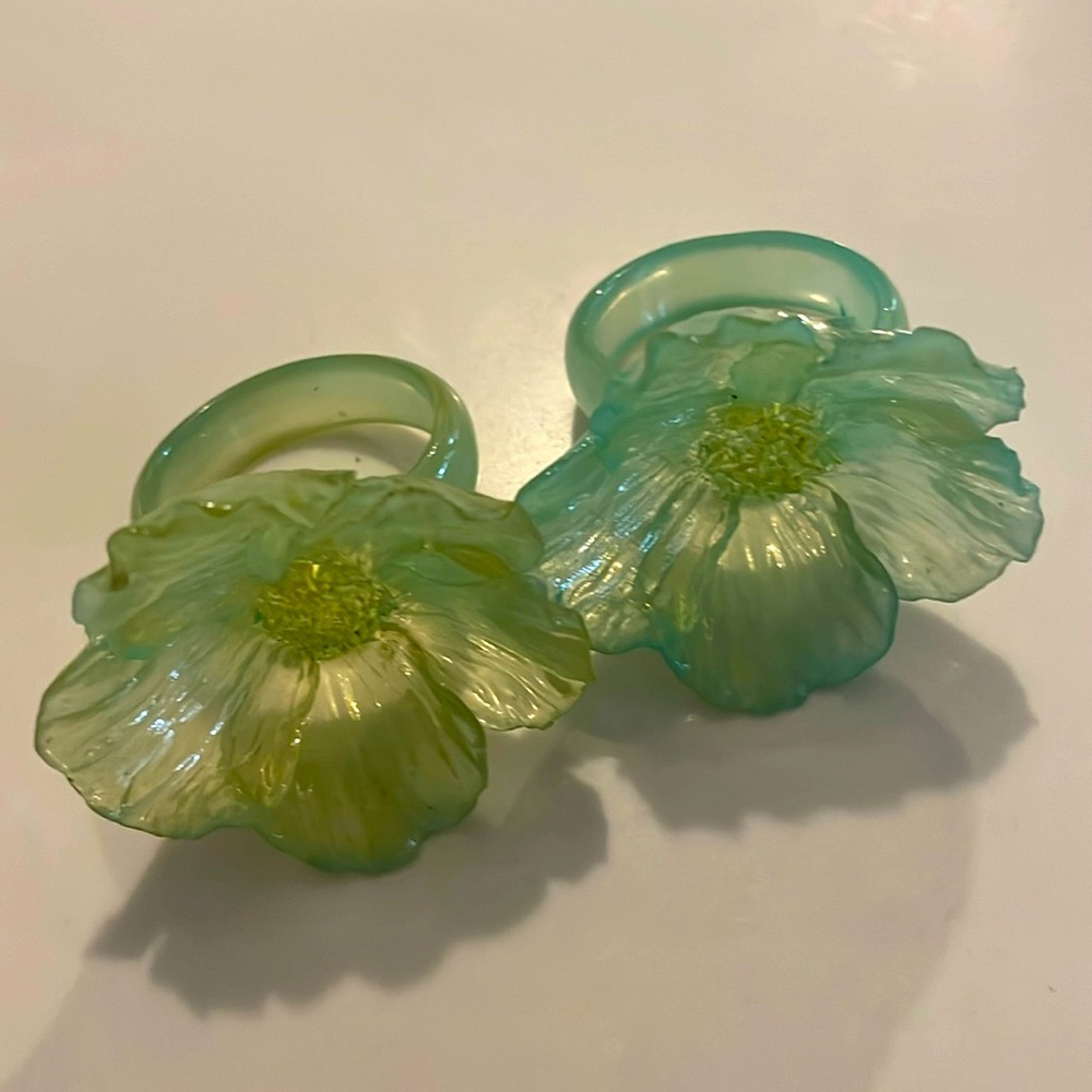 Vintage 70s Poppy clear light green napkin rings Set of 2
